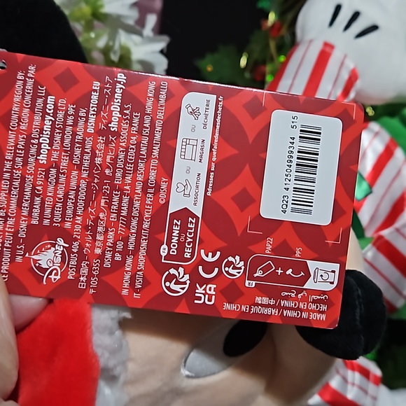 Disney 🎁 Holiday 2023 Mickey Plush NWT - Picture 4 of 6